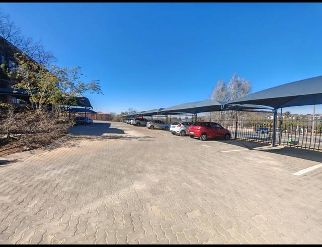 132M² OFFICE TO LET IN MEYERSDAL
